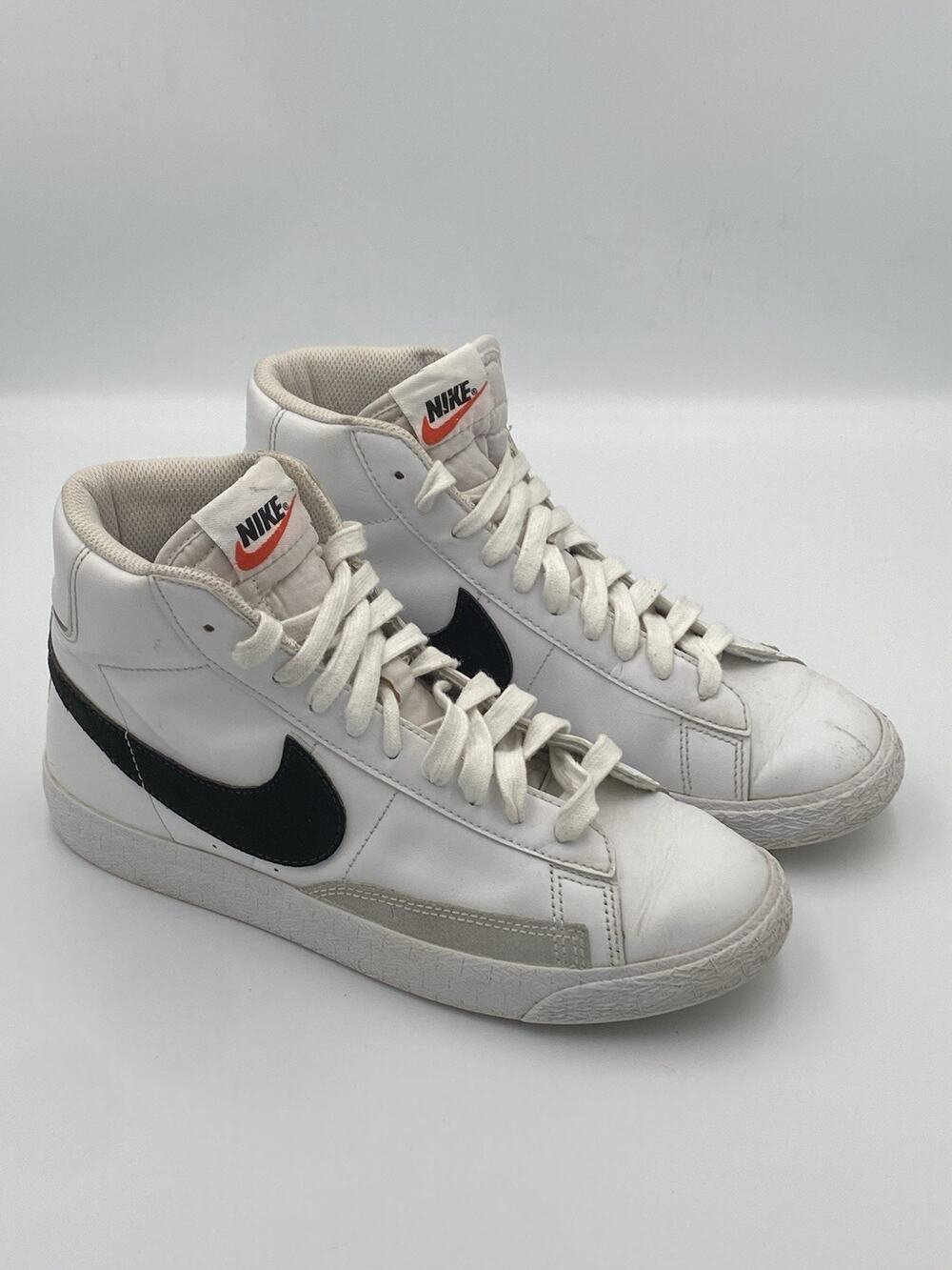 Nike High Top Sneakers White Black Leather CJ7531-100 Kids Youth Athletic Shoes